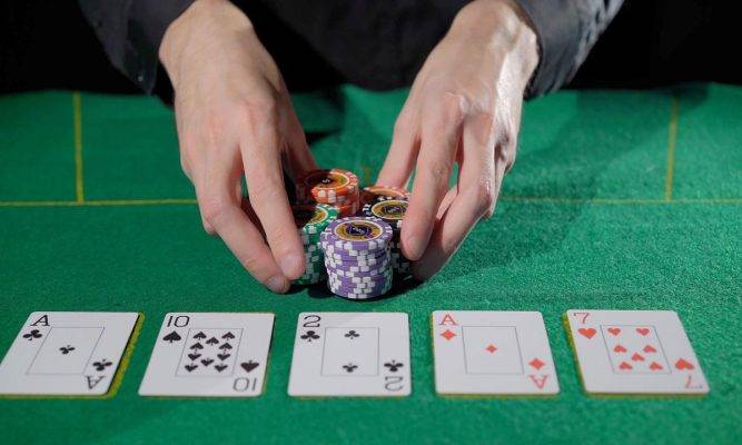 德州撲克完整攻略:規則、術語、技巧全解析,輕鬆成為高手! | AT99娛樂城
